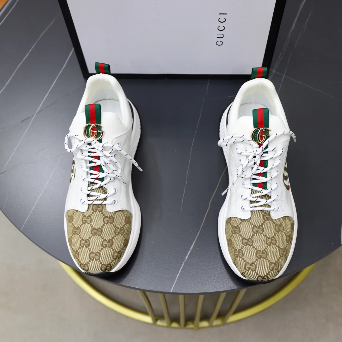 Ex-factory price: 462💰🙅‍♂️🙅‍♂️🙅‍♂️ Brand: GUCCI Standard code: 38-44 (45 customized) Grade: Same as the official website Material: Original material splicing Comfortable and breathable lining Lightweight and wear-resistant sports outsole Style category: Men's fashionable casual shoes Running sneakers Distinguished luxury brand elements Top luxury Color: actual picture color